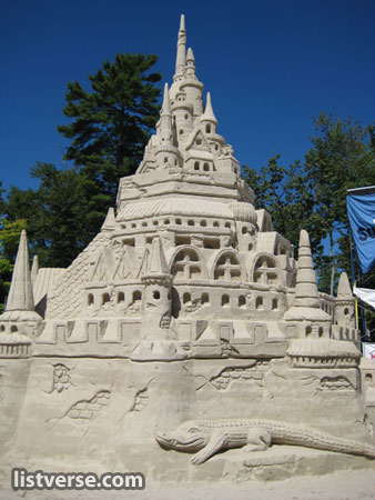 فن النحت على الرمال Tallest-Sandcastle-completed