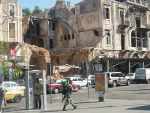 Monde Arabe en  photo  Tripoli-tell-demolition-300x225