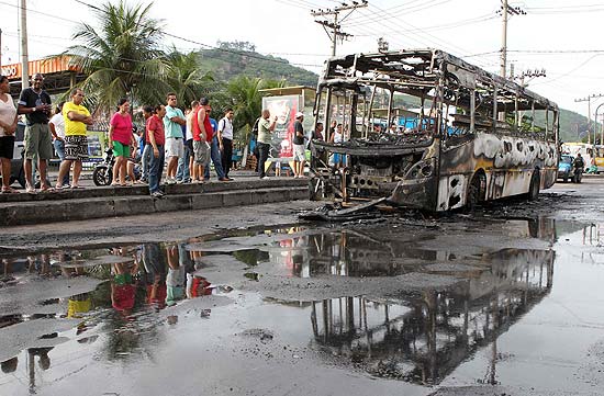 Entenda a onda de ataques no Rio de Janeiro 10328108