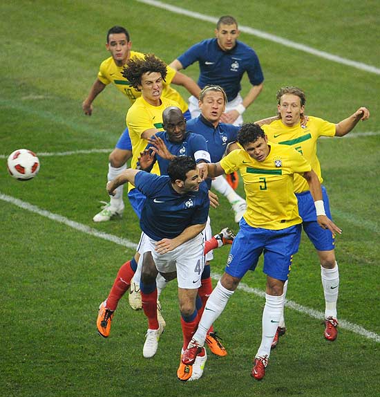 Hernanes é expulso, e Brasil perde para a França 11040521