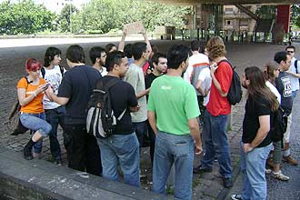 Realizada no vo do Masp, manifestao quase no chamou a ateno de quem passava pela avenida Paulista