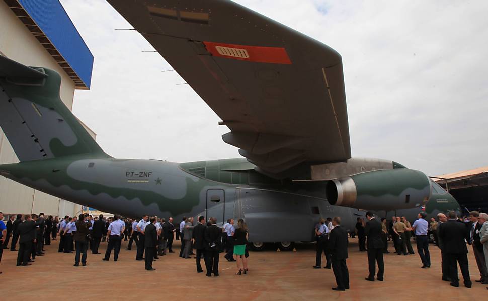 KC-390 roll out 448085-970x600-1