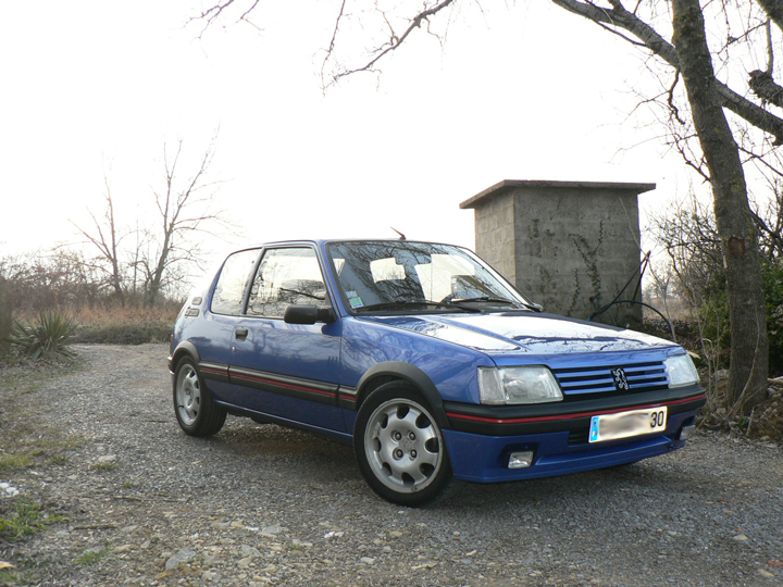 [Faby] 205 GTi 1,9l Bleue Miami 205(3)