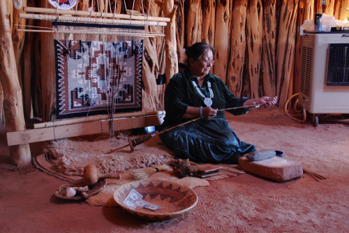 Ne pas craindre le vertige !!!  + autres articles différents???? 57%20femme%20navajo