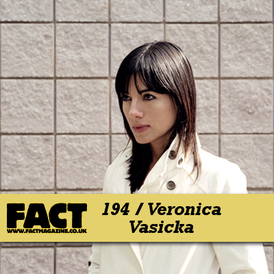 Compter en image - Page 8 Factmix-194.veronica.vasicka.10.18.2010