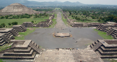  Teotihuacán Pyramids in the Valley of Mexico Teotihuacan-view-from-the-pyramid-of-the-moon-main-image