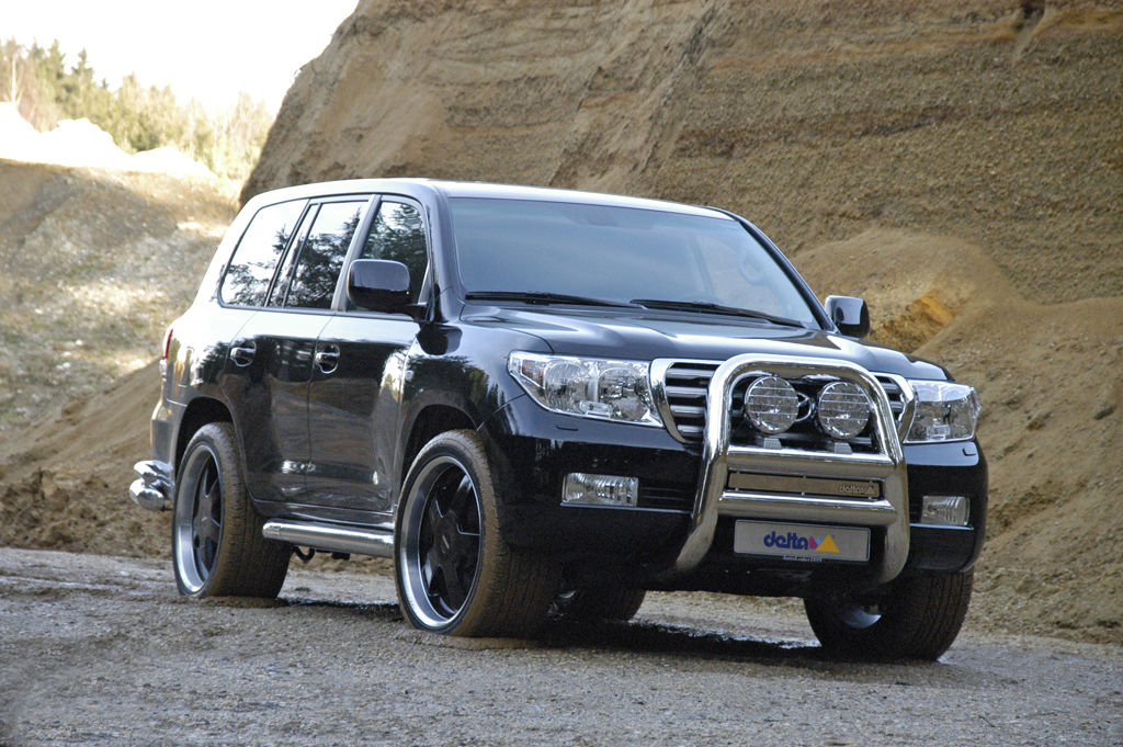 سيارة لاند كروزر Delta4x4-toyota-land-cruiser-v8-01