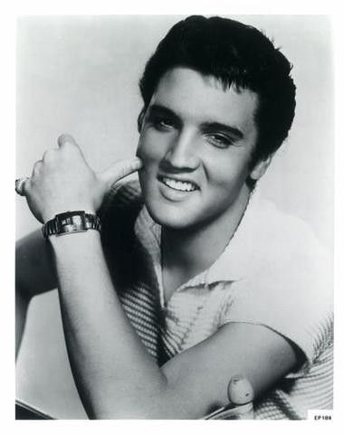 Elvis Presley (photos)+ autres 5248c544