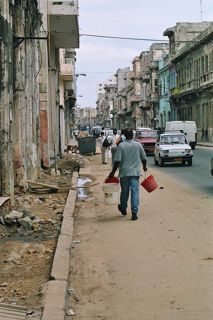 Cuba: fotos del acontecer diario - Página 6 300225843_8a45853d23_b