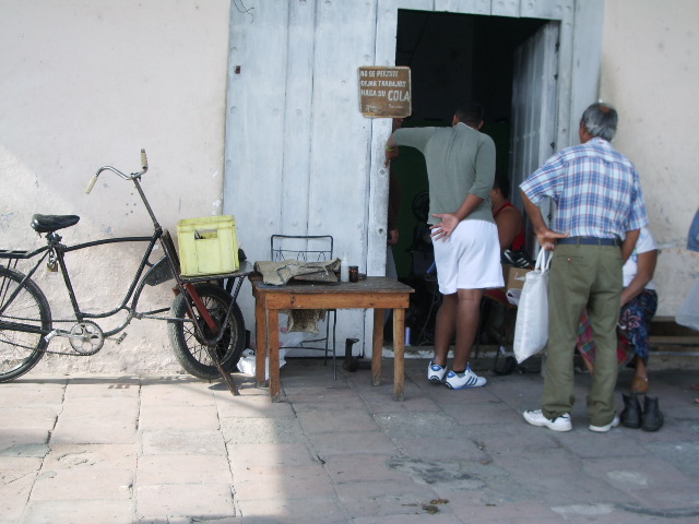 Cuba: fotos del acontecer diario - Página 4 402627400_7eace09e1c_o