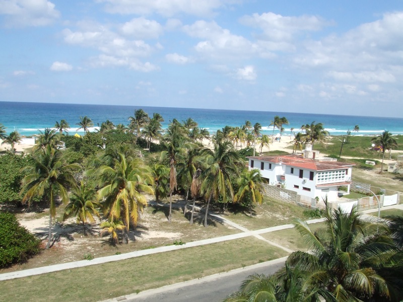 Casa de Raul Castro en Santa Maria del Mar, frente al hotel 405470411_520028f4b9_o