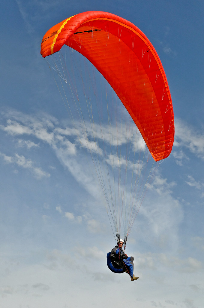 Parapente 1 5186406737_c9a56d140c_b