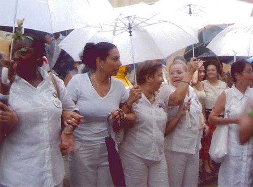 El pueblo de Cuba, poco a poco, pierde el miedo....(Fotos) 1375178956_e598bfac64