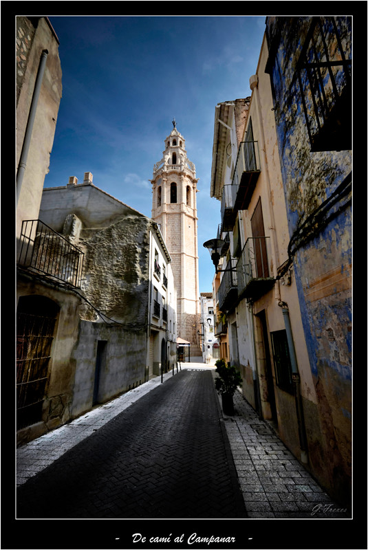 Pueblos del interior - De camino al campanario.