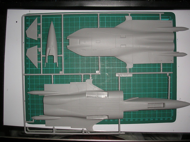 [Italeri] Sukhoi Su-47 (S-37) Berkut 4725689984_3e12e1137a_b