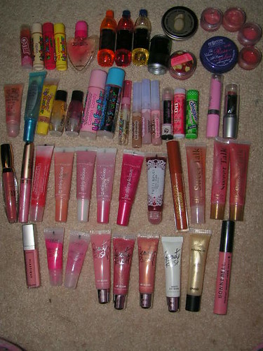 Your Makeup Collection :D 821750866_d0142a36b3