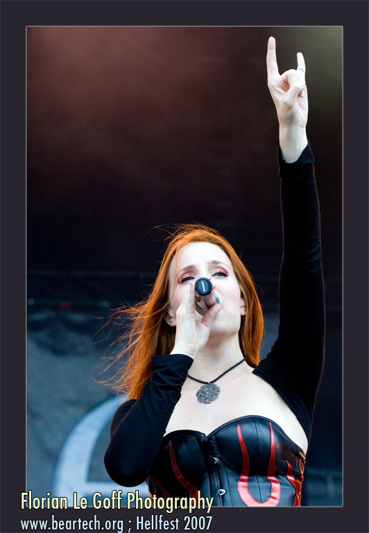 Estas son pal regalón: Thread de fotos de Simone Simons!!!!! 639521600_84bde455fd_o