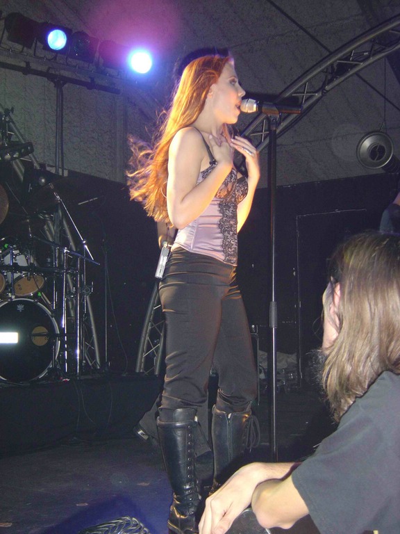 Estas son pal regalón: Thread de fotos de Simone Simons!!!!! 2348632304_851573a4ea_o