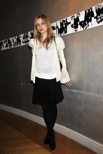 صور ل Clémence Poésy ((فلور)) 2268348421_f5d89d6711