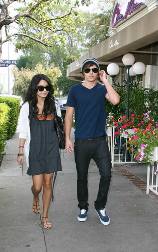 Zanessa =)) 2228130456_438a35083f