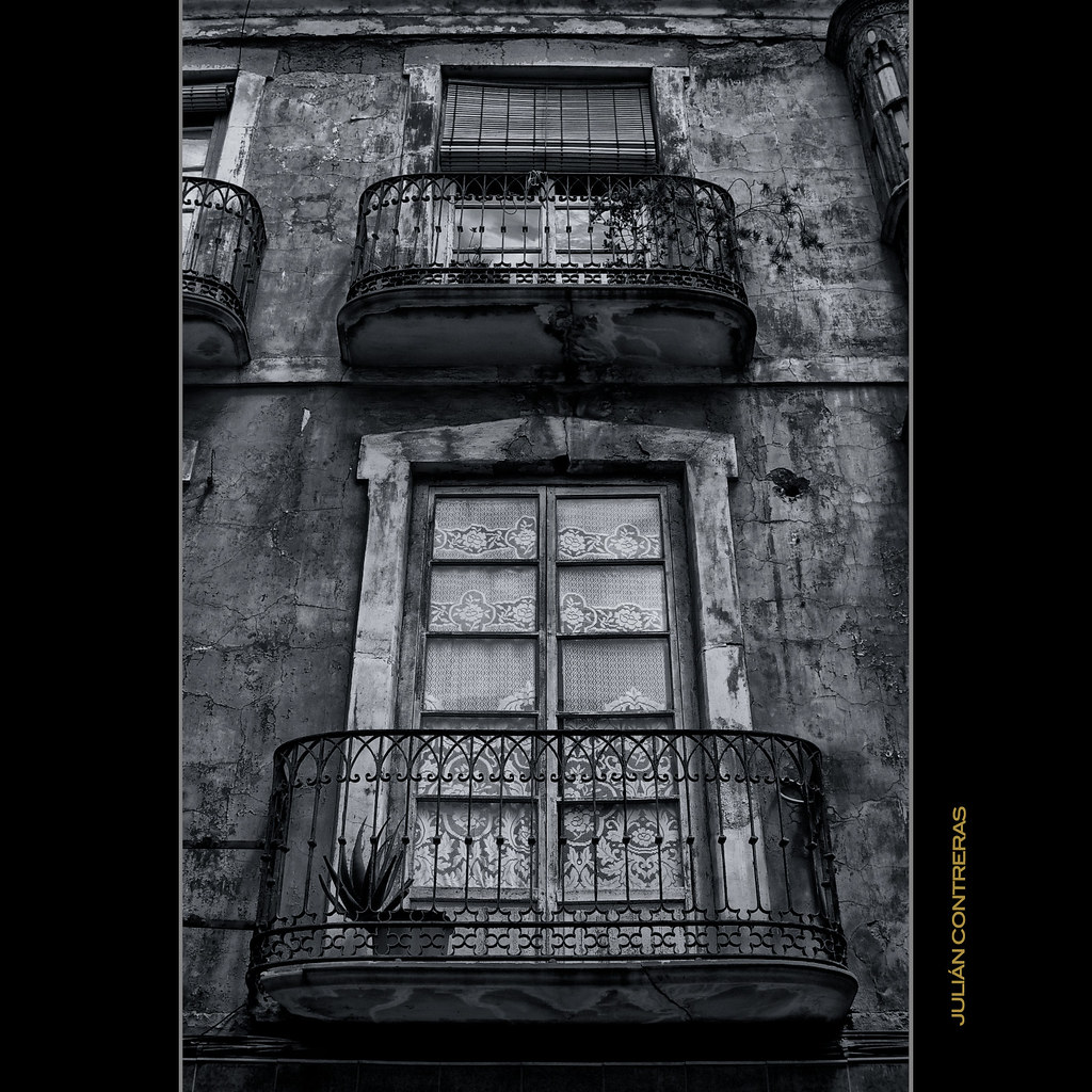 BALCONES