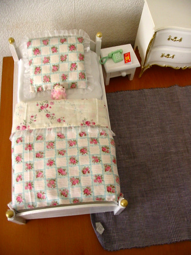 Nelene's dollhouse - le lit p2 2465055160_d06eaee5fc