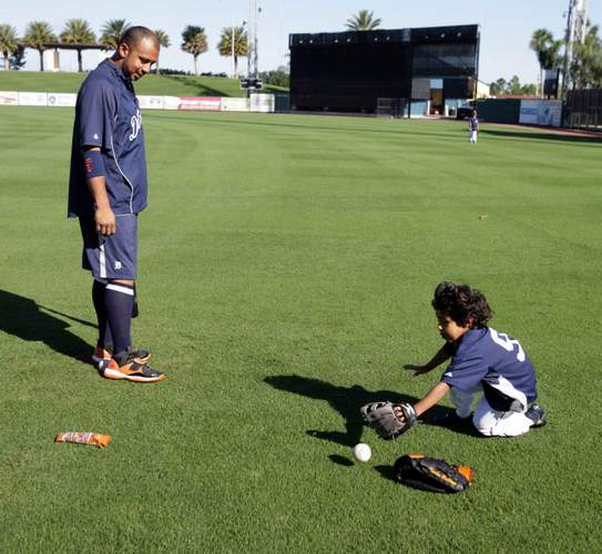 Spring Training Pics 2008 - Page 4 2279352729_a97bc7ec96_o