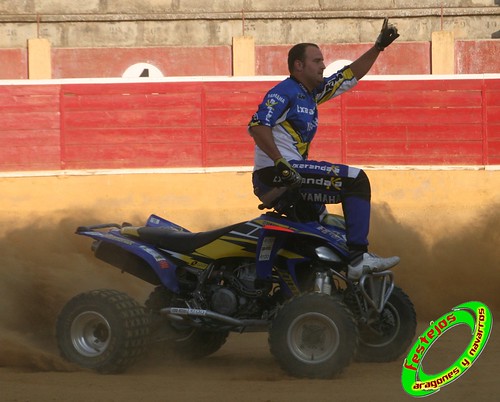 Cintruenigo (Navarra) 11-09-09 despedida de Jose Luis Pejenaute, exhicion de saltos, moto, quad y anillas, ganaderia Santos Zapateria (Valtierra, Navarra) 3926112413_067a8e6405