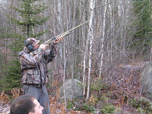 Une belle journée pour du tir au pigeon! 4161597588_a809726949