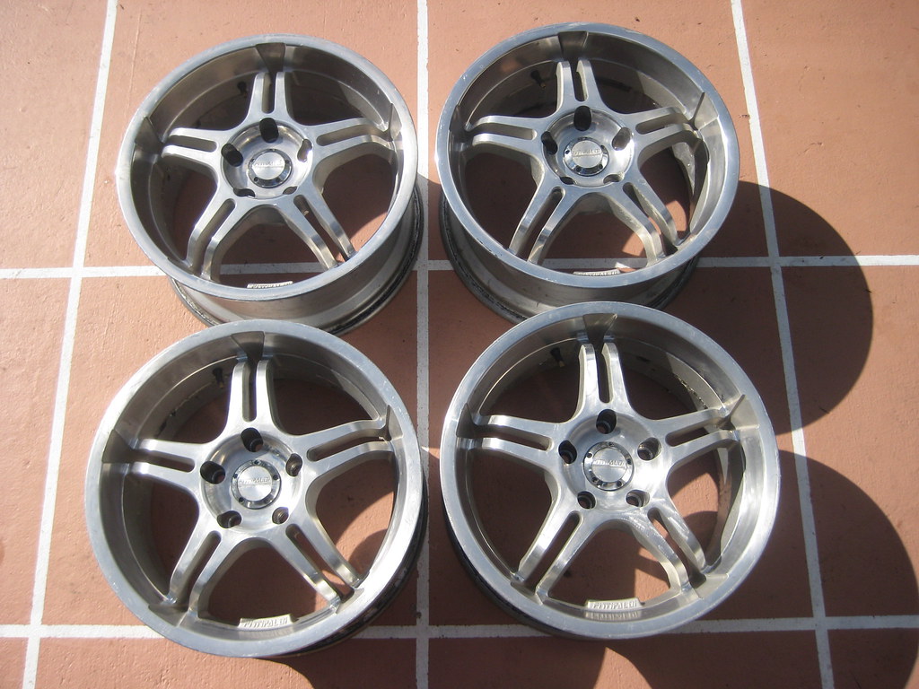 rims - FAQ: Rims, Wheels that Look Good on the Riv - Page 27 4190727503_85822333db_b