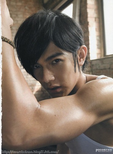 Jiro Wang 4204175648_0416e7f09e