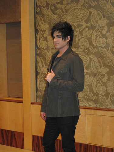 Adam Lambert's showcase - Universal Studios 12/3/2010 - Các hoạt động ở Singapore 4429116421_c4aa1735b6