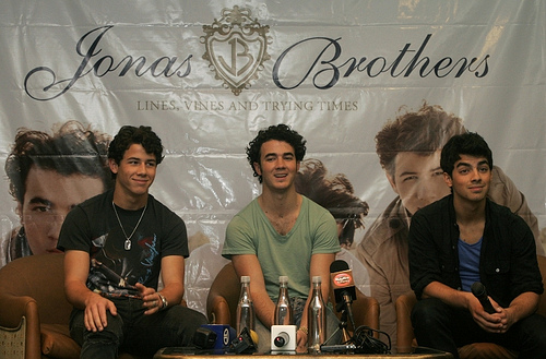 Jonas Brothers - Pgina 24 4083580578_dafab6733b_o