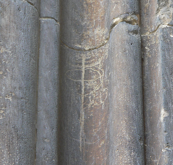 "lignum Crucis", grafiti 4059216400_6228fed1d3_o