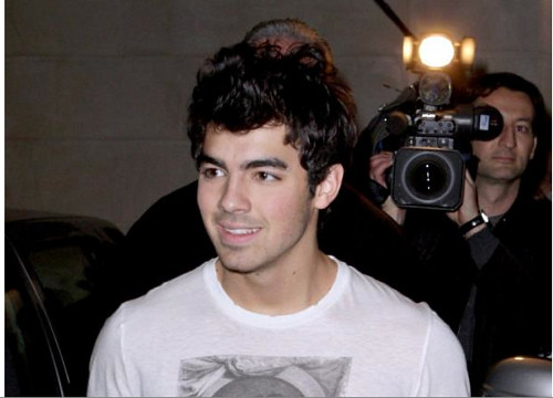 joe Jonas New Pictures 2011~>>صوـر جَو جوَنِـآأإأآإسس جَدِدهـْ} 4174203523_8bf833f245