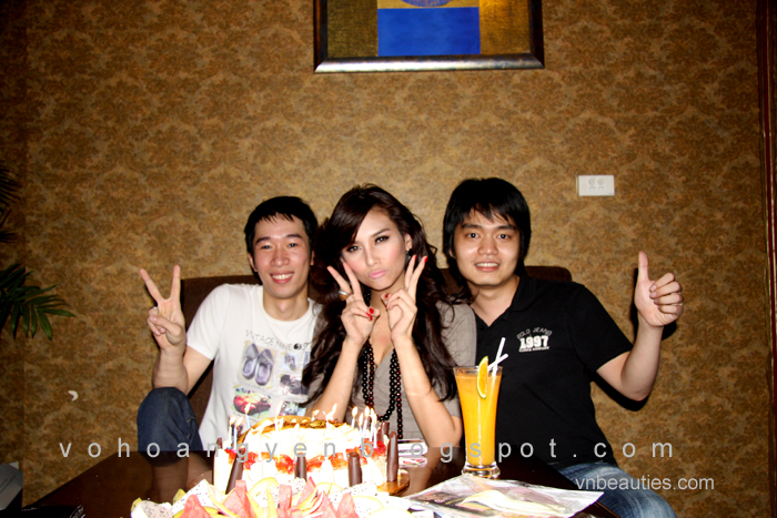 ALL OFFLINE IMAGES OF HANOI MEMBERS WITH VO HOANG YEN 4023330040_55f88e1d95_o