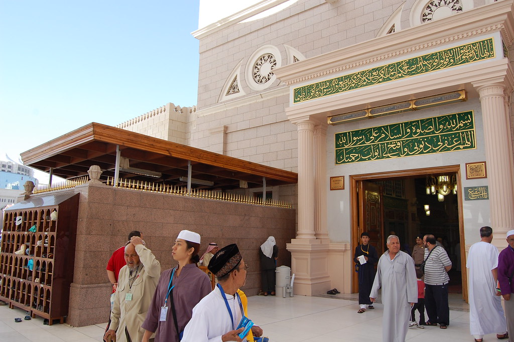 The Prophet's Mosque Al-Masjid Al-Nabawi - المسجد النبوي 4454170477_067ff43672_b