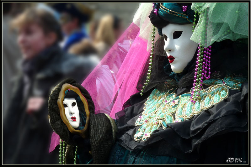 PHOTOS SORTIE PARISIENNE,10 avril, carnaval vénitien - Page 3 4519073750_c13125ce0d_o