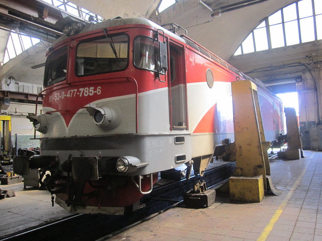 Depoul de Locomotive - Brasov 9364935856_cd1f131375_b