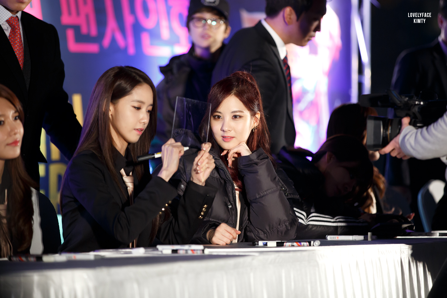 [PIC][16-03-2014]SNSD tham dự buổi fansign cuối cùng cho "Mr.Mr" vào tối nay - Page 3 13214316184_c6bef5fea9_o