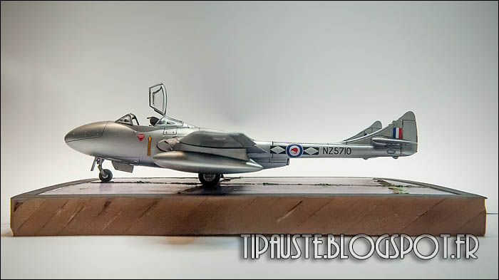 [AIRFIX] DE HAVILLAND VAMPIRE T-MK11  1/72 11626758323_74223e309c_o