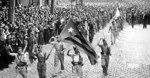 CiU denuncia ante Bruselas la cruz de San Andrés del Ejército del Aire por ‘franquista’ 10450956885_11811f678e_o