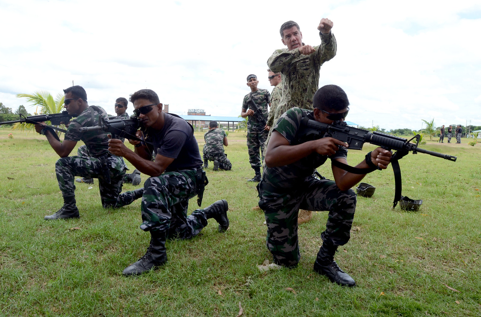 Bangladesh Armed Forces - Page 3 9819694755_cde9571d3f_h