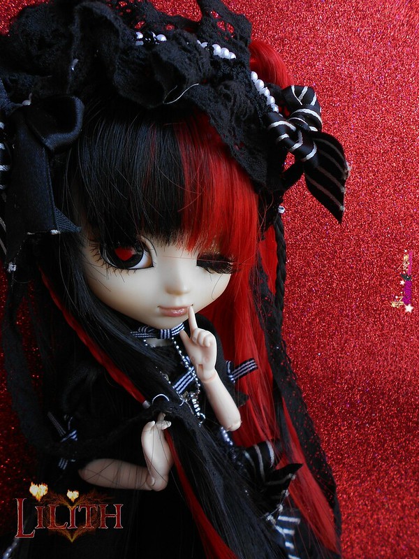 Lilith (Pullip Lunatic Queen) 10315625573_292e4f0b4a_c