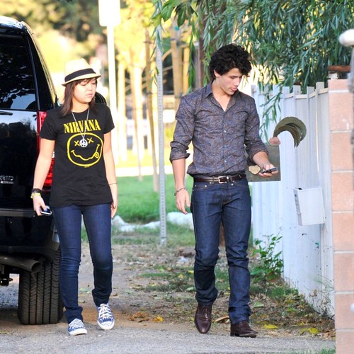 Nick Jonas y Maya Kibble 2885639345_091eae2782