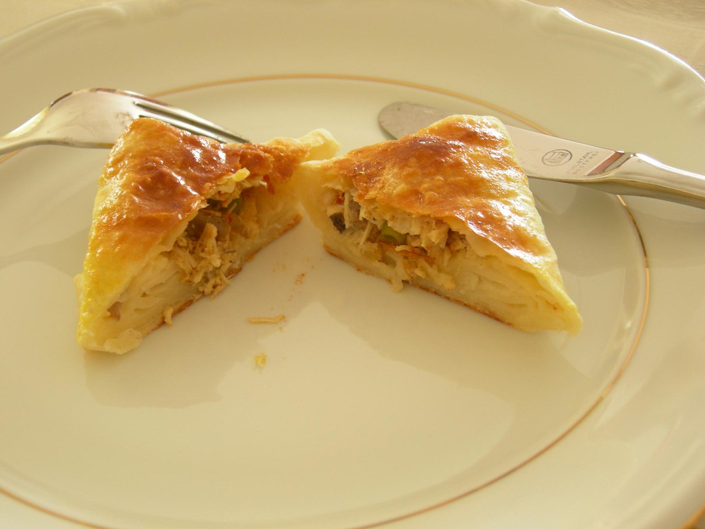 ETLİ BÖREK 2598670370_c27c3acd55_b