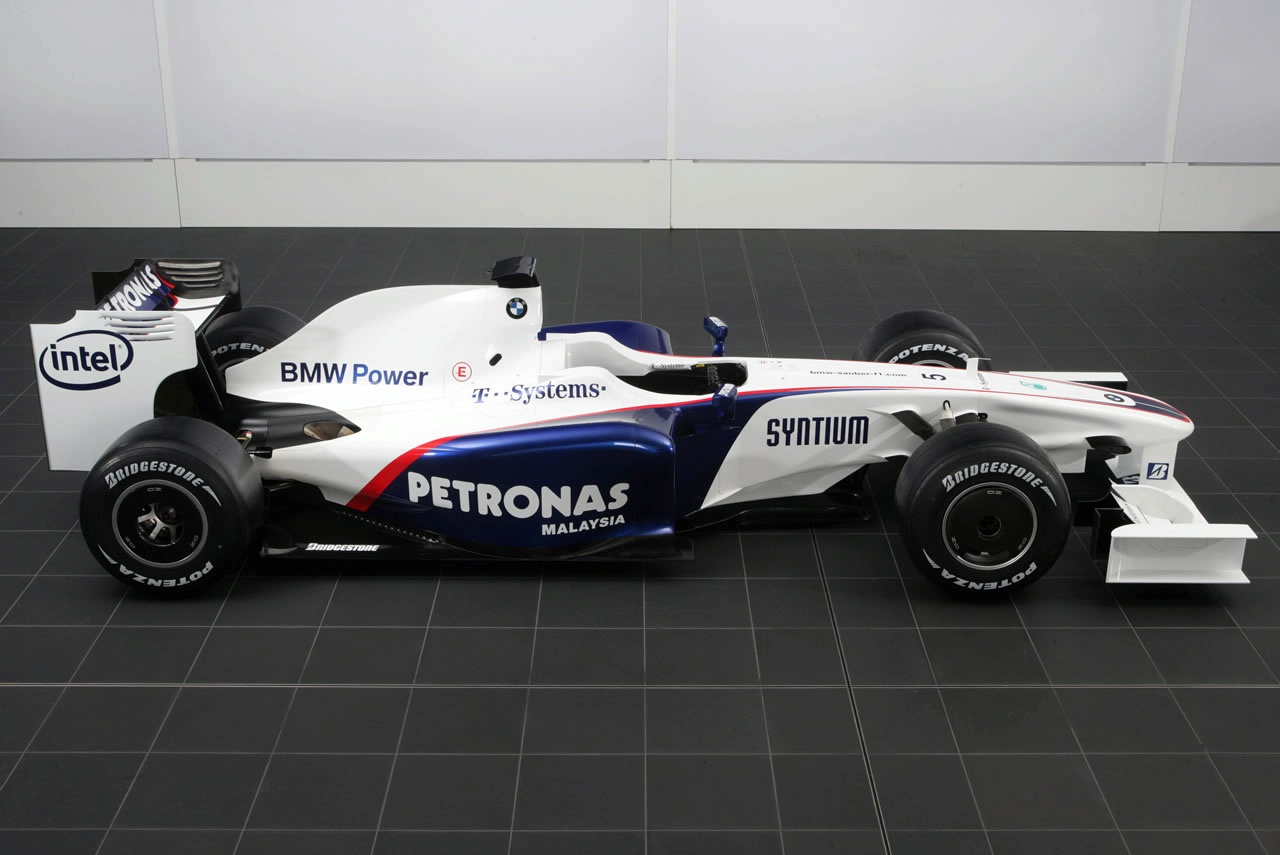 new Sauber car looks like a throwback and i LOVE it 3212335083_3ff638848d_o