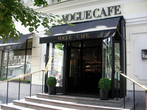 Vogue cafe 2750079480_aa48069cc4