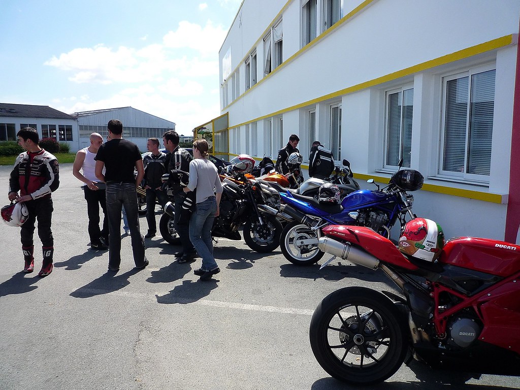 [BALADES] balade à l'arrache cette après midi samedi 31/05 départ Moto expert la roche 2539415042_c7a1471820_b