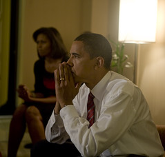 Photos de la famille Obama attendant les resultats 3008255125_1fbb600025_m